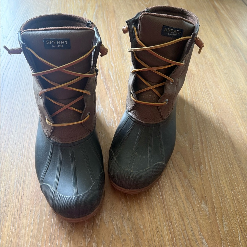 Women’s 12 Sperry Brown Waterproof Duck Boots